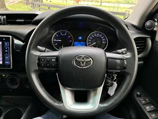 2016 Toyota Hilux - Thumbnail