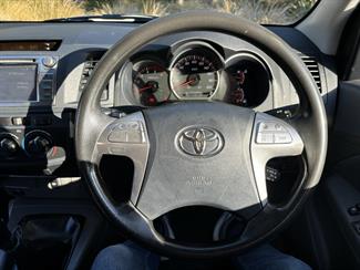 2015 Toyota Hilux - Thumbnail