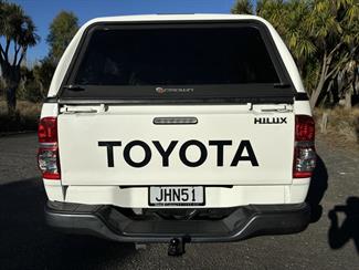 2015 Toyota Hilux - Thumbnail