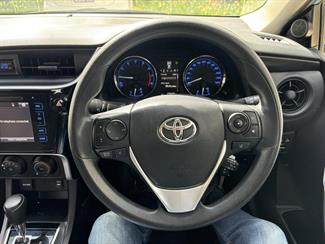 2018 Toyota Corolla - Thumbnail