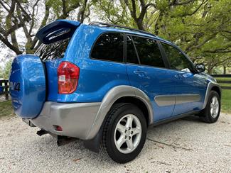 2003 Toyota RAV4 - Thumbnail