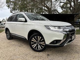 2020 Mitsubishi Outlander - Thumbnail